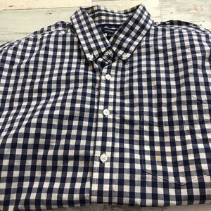 Croft & Barrow Blue and White Casual Button Down Long Sleeve Shirt